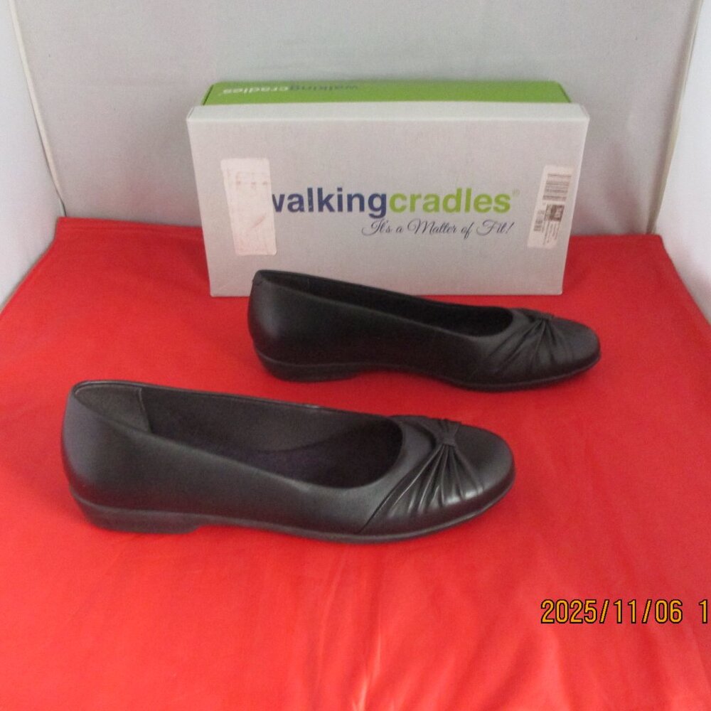 Walking Cradles Fall Leather Round Toe Ballet $90 - 9 1/2 N - Black - 1406